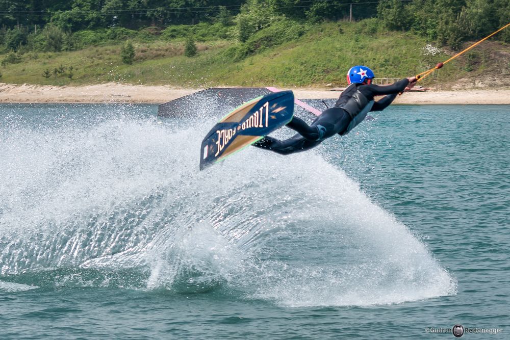 Wakeboard Foto & Bild sport und sportveran, wasser, wellen Bilder auf