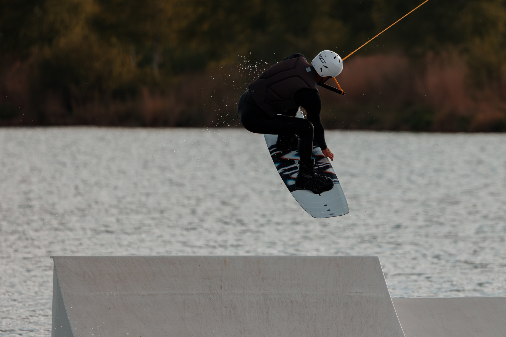 Wakeboarden - im Flug erwischt