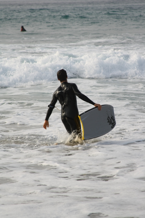 Wakeboarder in einer Lagune bei La Coruna Spanien