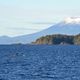 Wal mit Mount Edgecumbe in Alaska