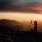 Waldbrandwolke im Sonnenuntergang