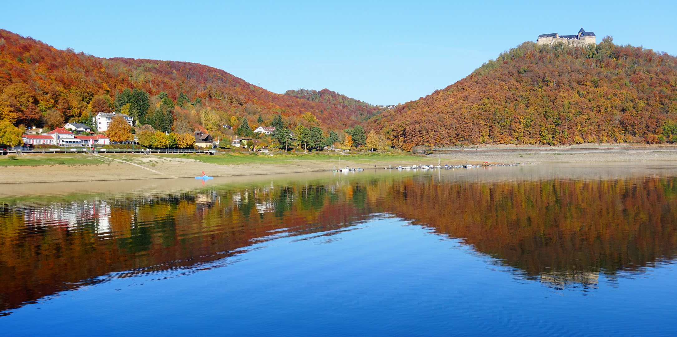 Waldeck im Herbst