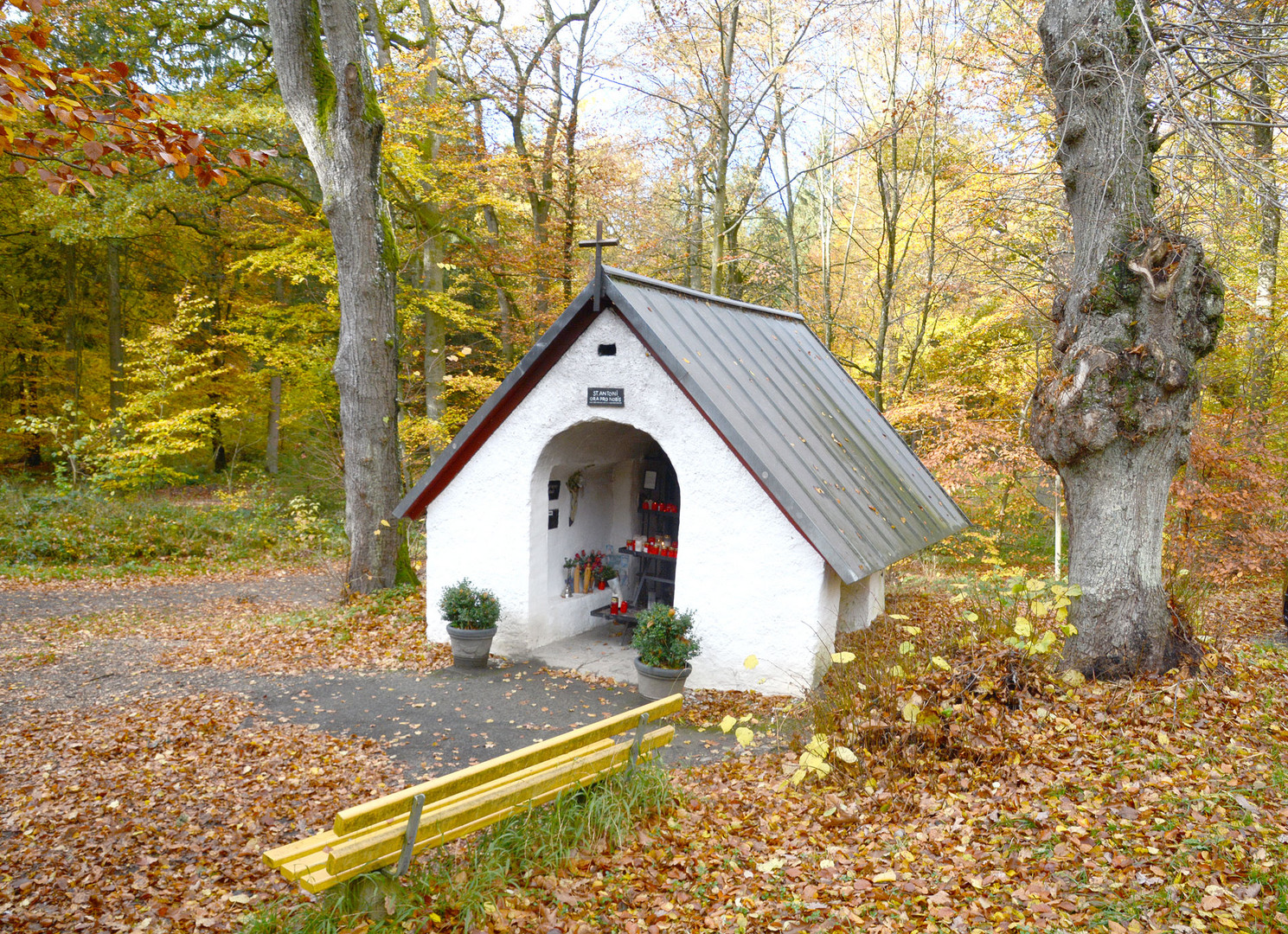 Waldkapelle zum "Decke Tönnes"