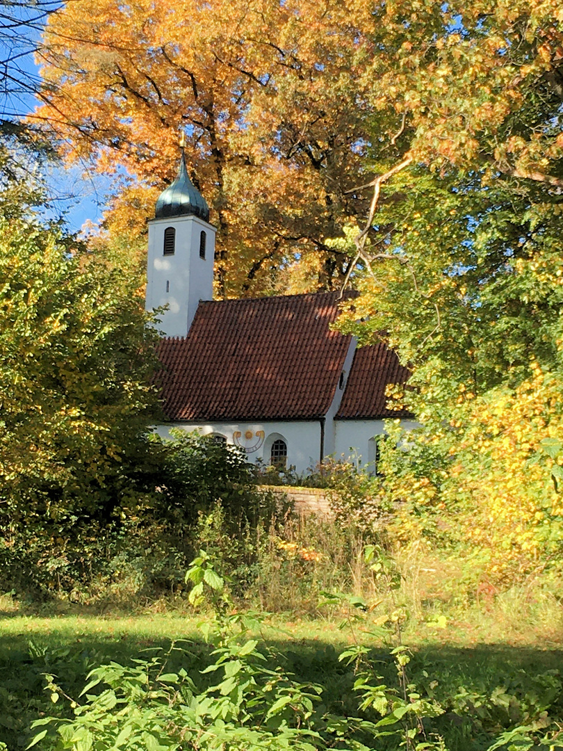 Waldkirchlein im Herbst