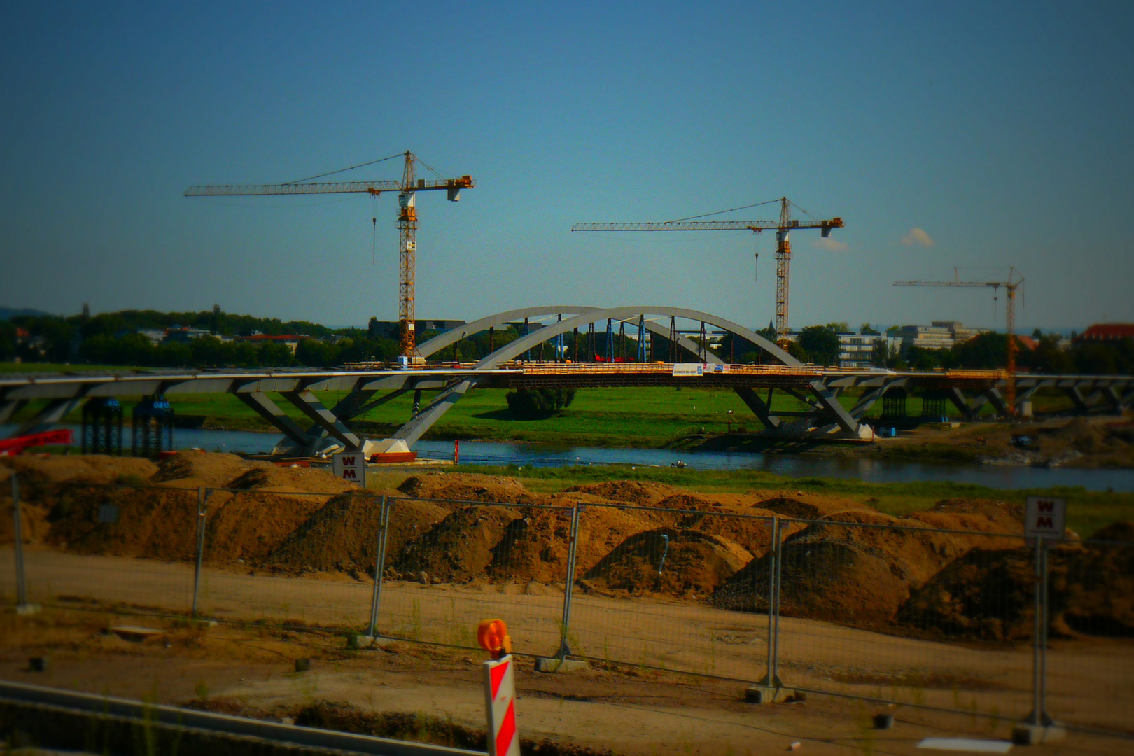 Waldschlösschenbrücke im Bau 2011