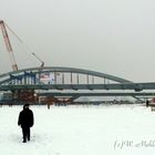 Waldschlösschenbrücke kurz vor dem Einschschwimmen