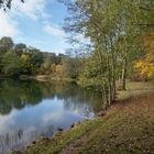 Waldsee im Herbst