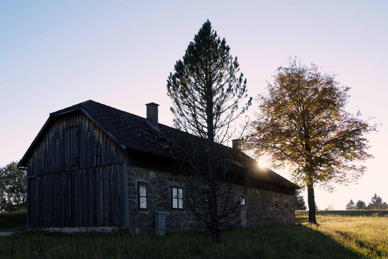 Waldviertler Bauernhaus im Herbst