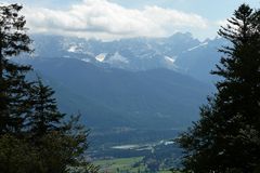 Walgauer Alm mit Blick auf Krün - Karwendelgebirge