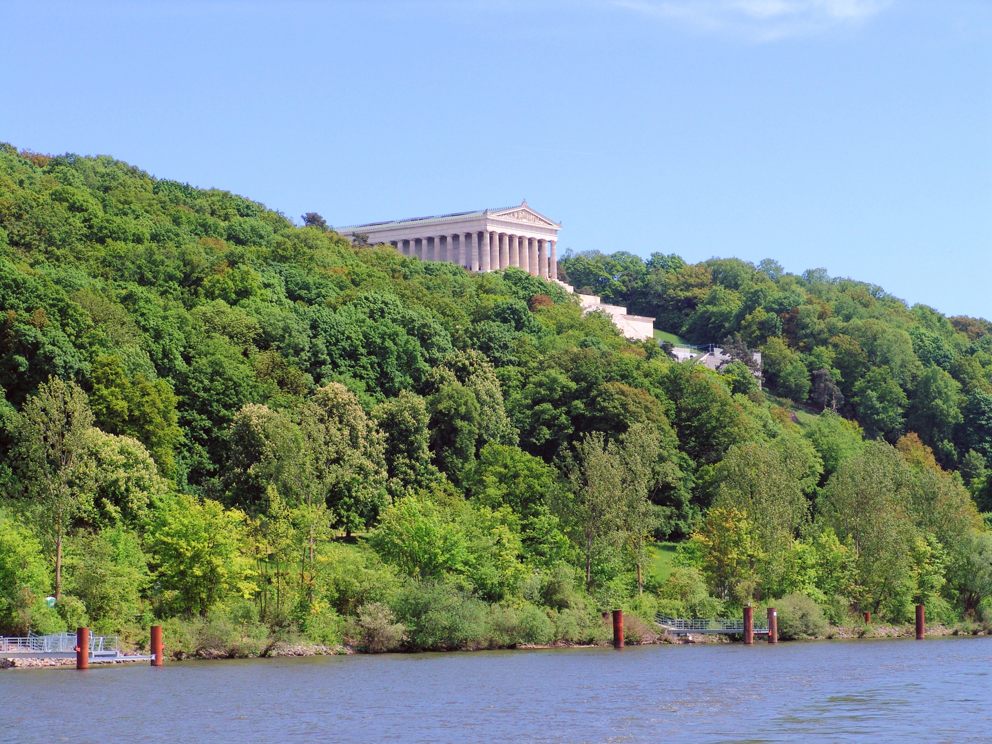 Walhalla von der Donau aus.