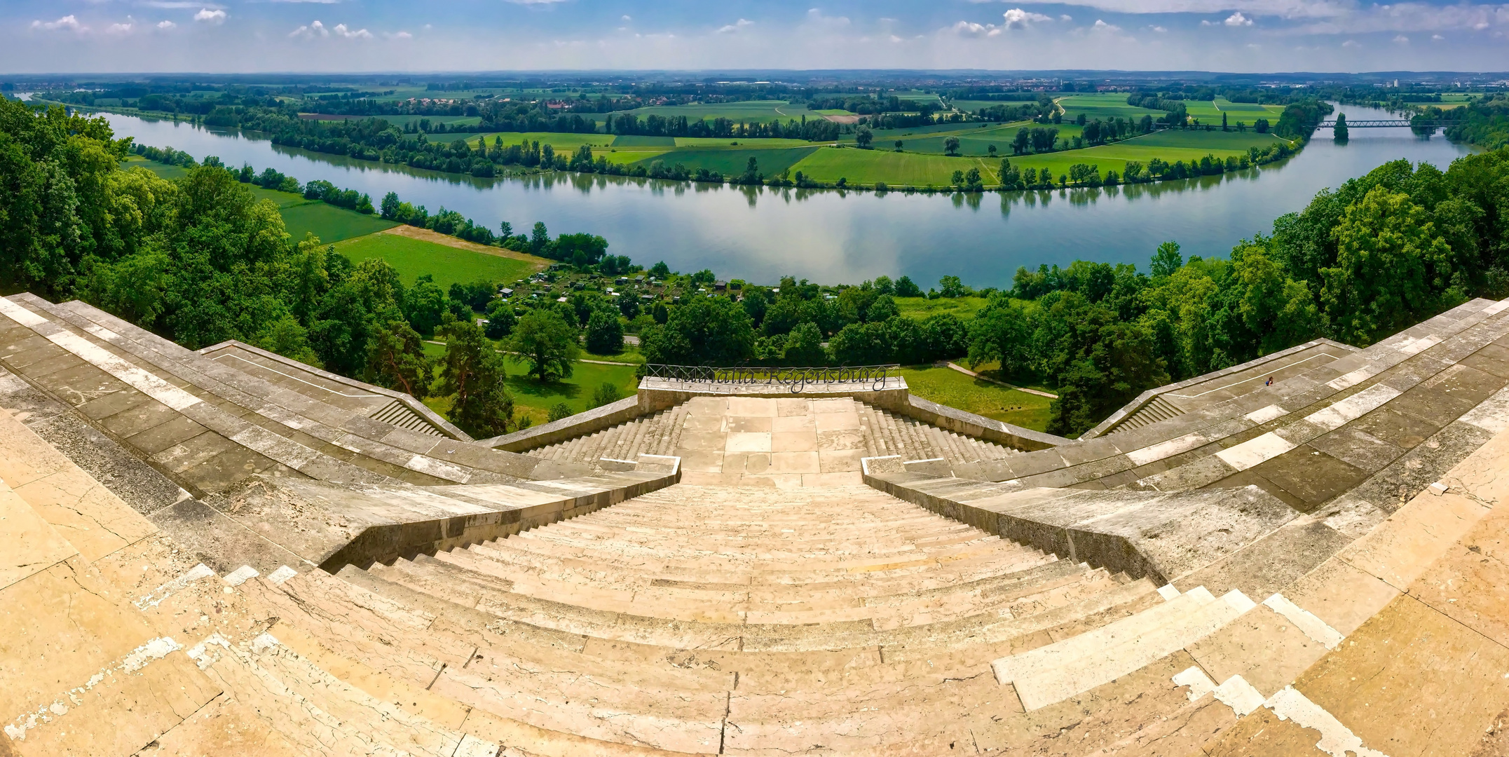 Walhalla´s blick auf die Donau