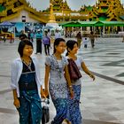 Walk around the Shwedagon platform