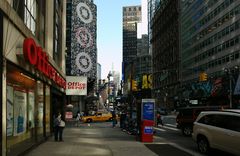 Walk on 6th Avenue