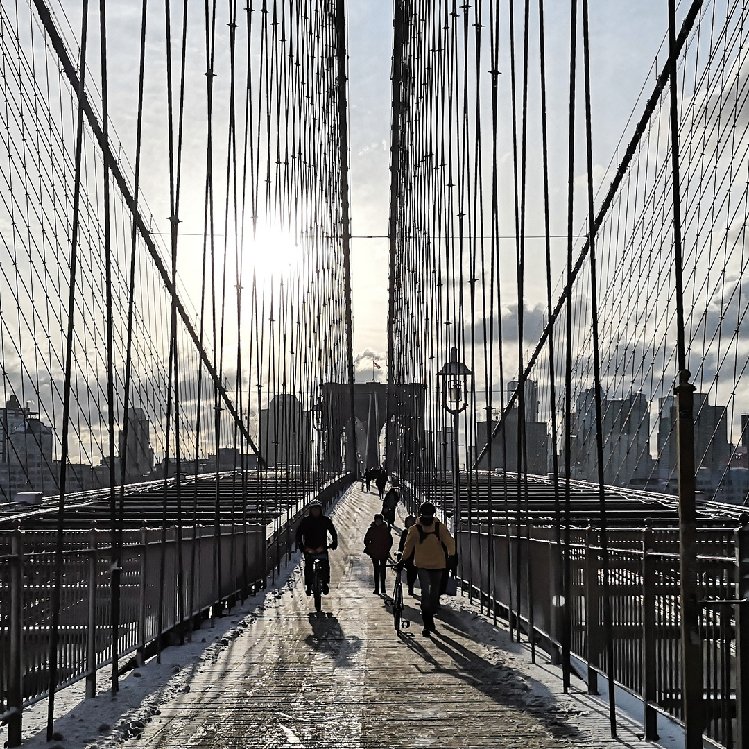 Walk over Brooklyn Bridge