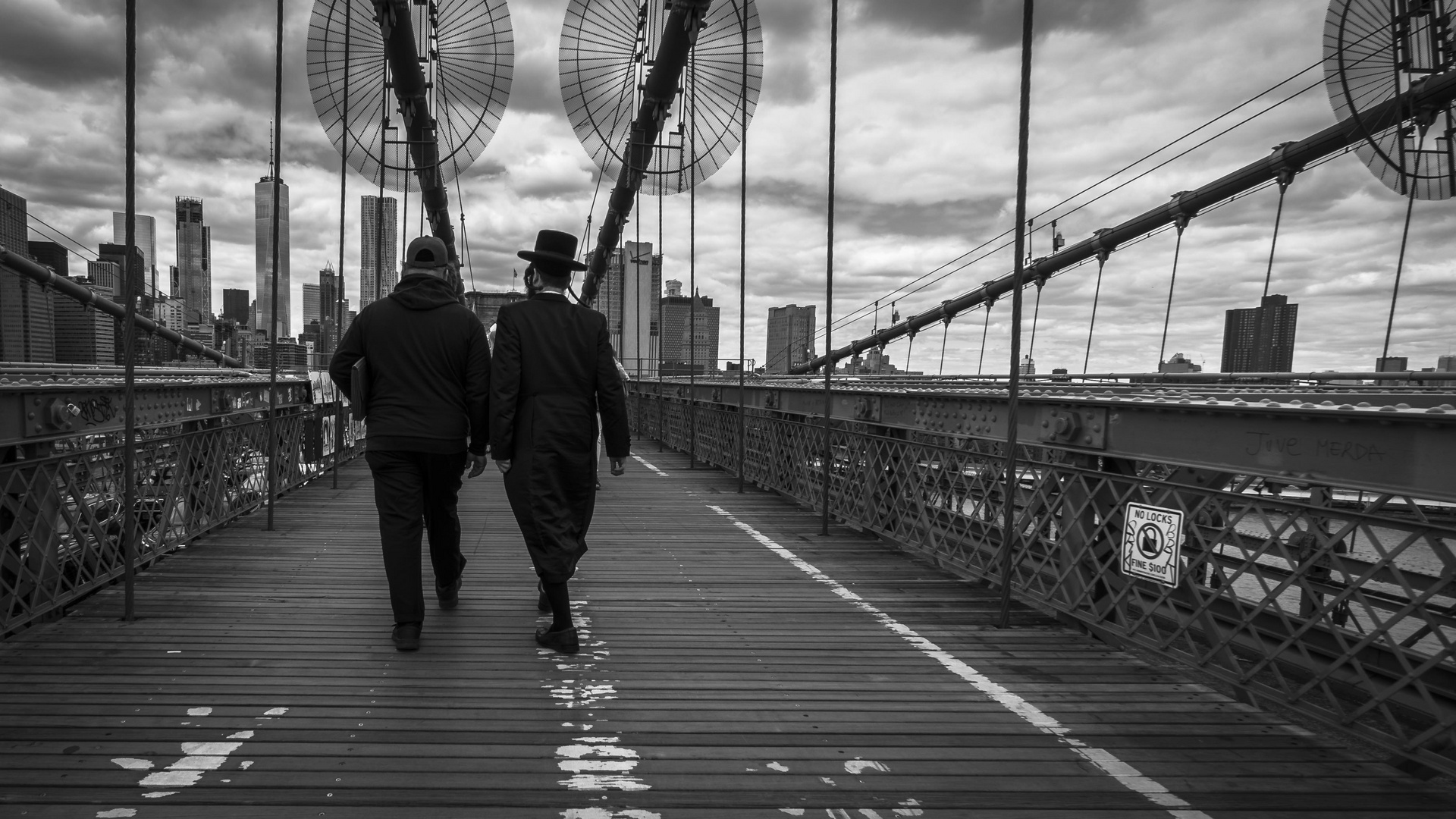 walk over Brooklyn bridge