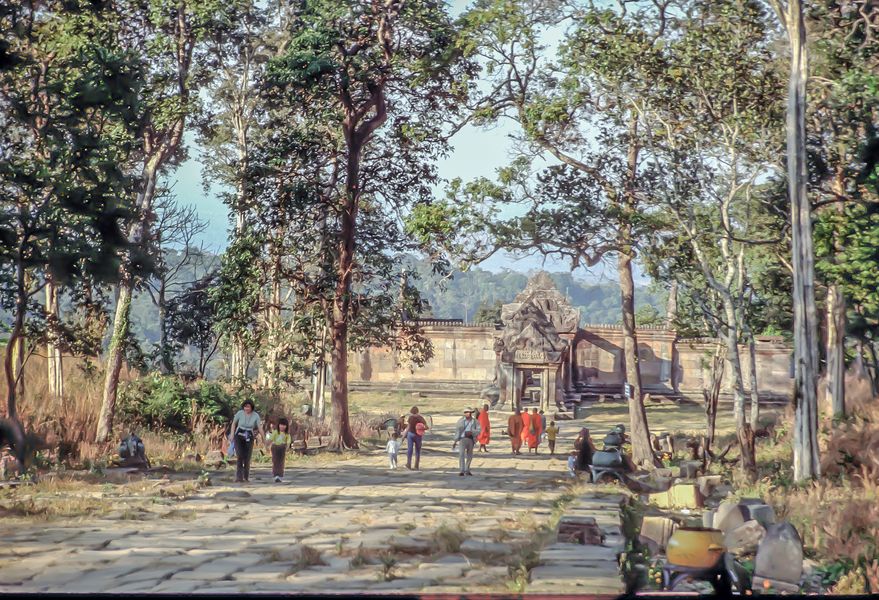 Walk through Prasat Phra Vihaan