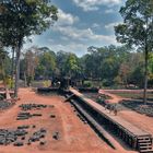 Walk to Royal Palace in Angkor Thom