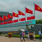 Walk to Uncle Ho mausoleum