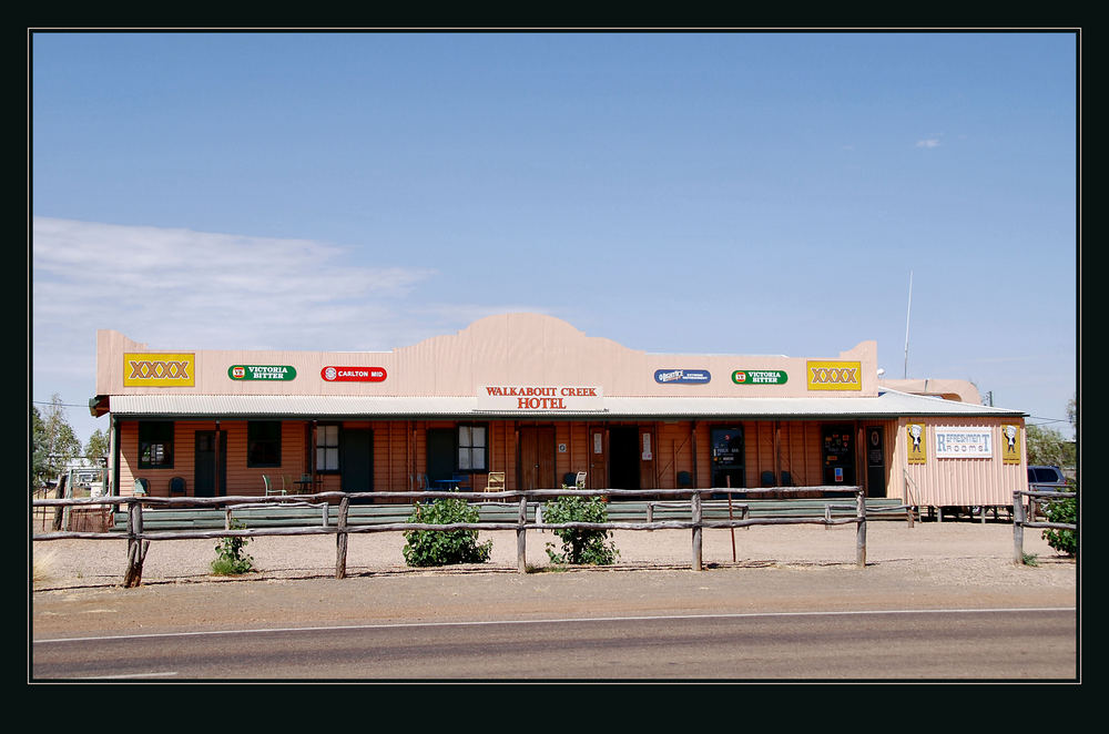 Walkabout Creek Hotel