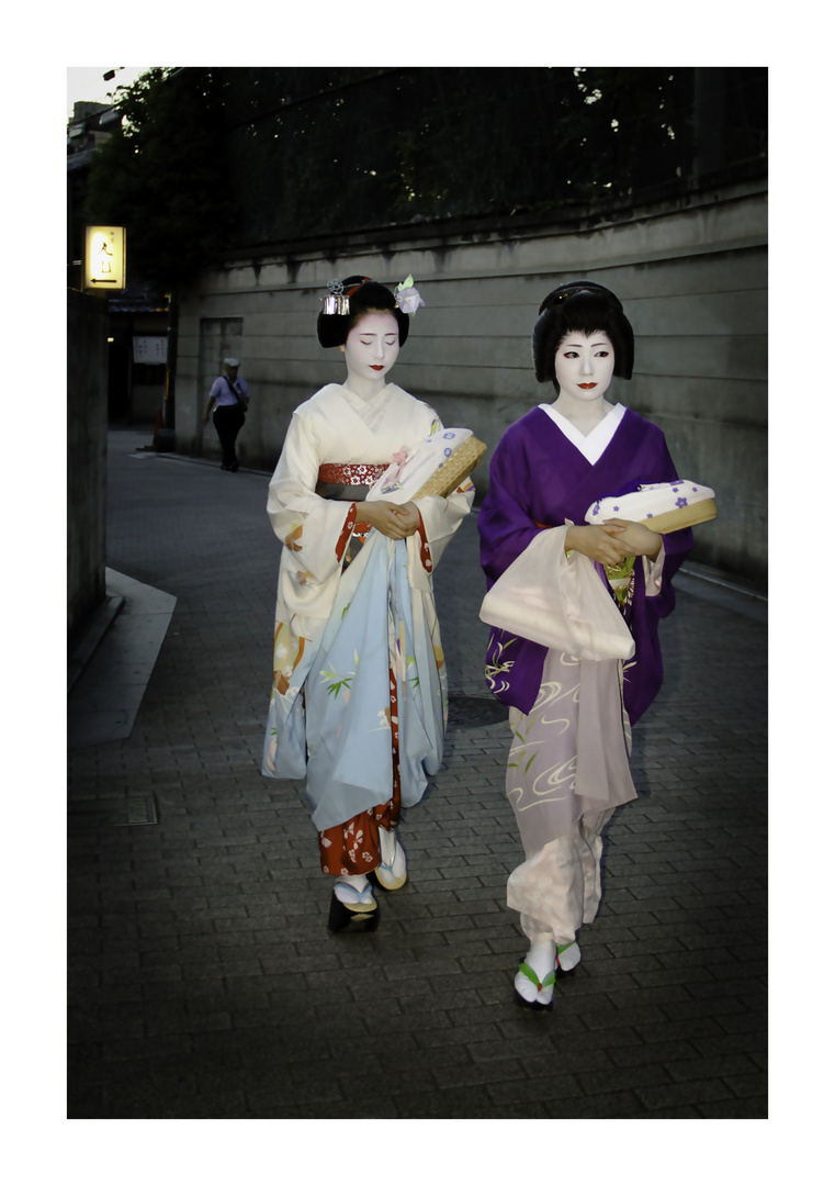 Walking in Gion