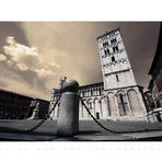 Walking in Lucca