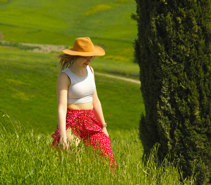 walking in Val D'Orcia