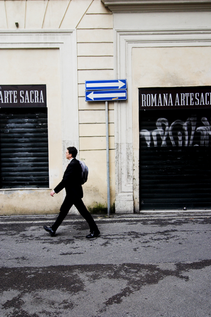 walking through rome. VI