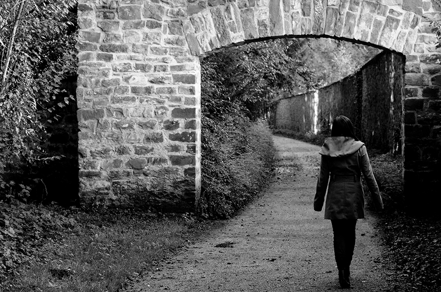 wall arch in b/w