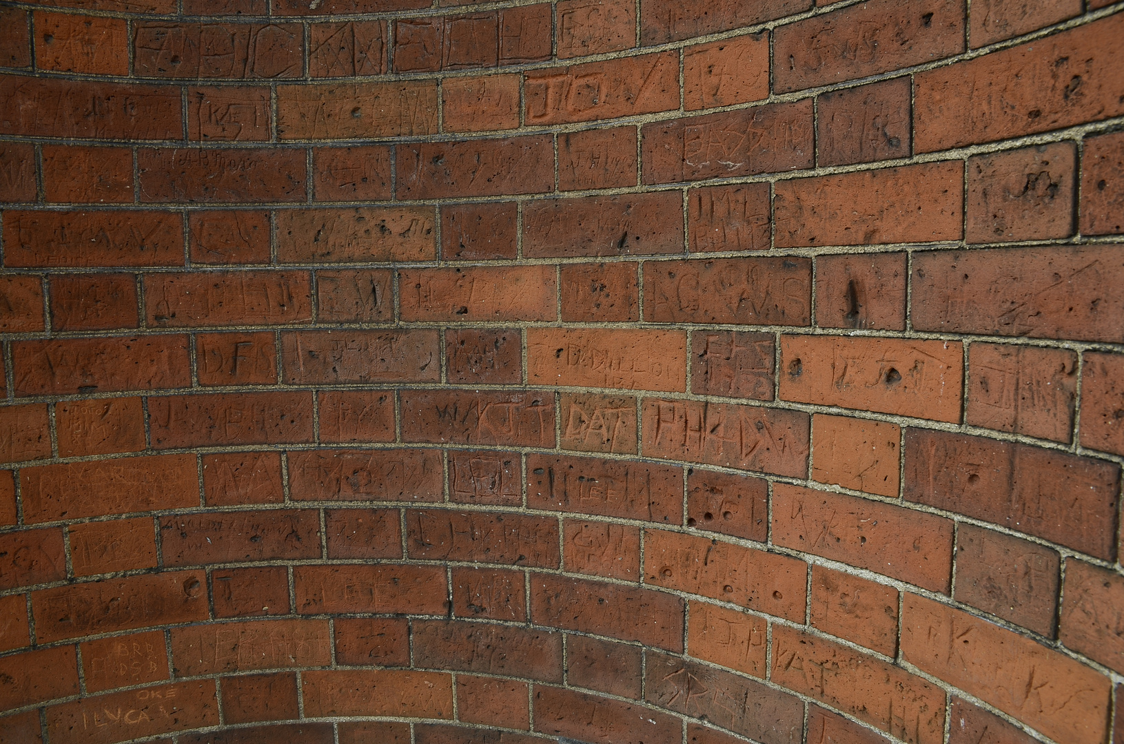 Wall speaker in kensington gardens