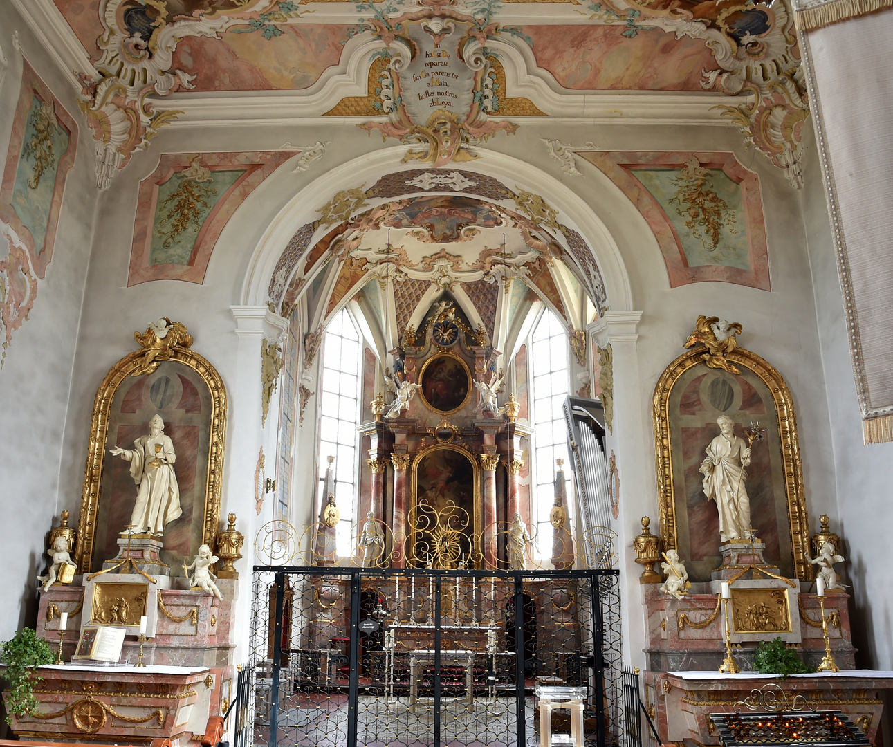 Wallfahrtskirche Maria Schray Pfullendorf Blick in den Altarraum