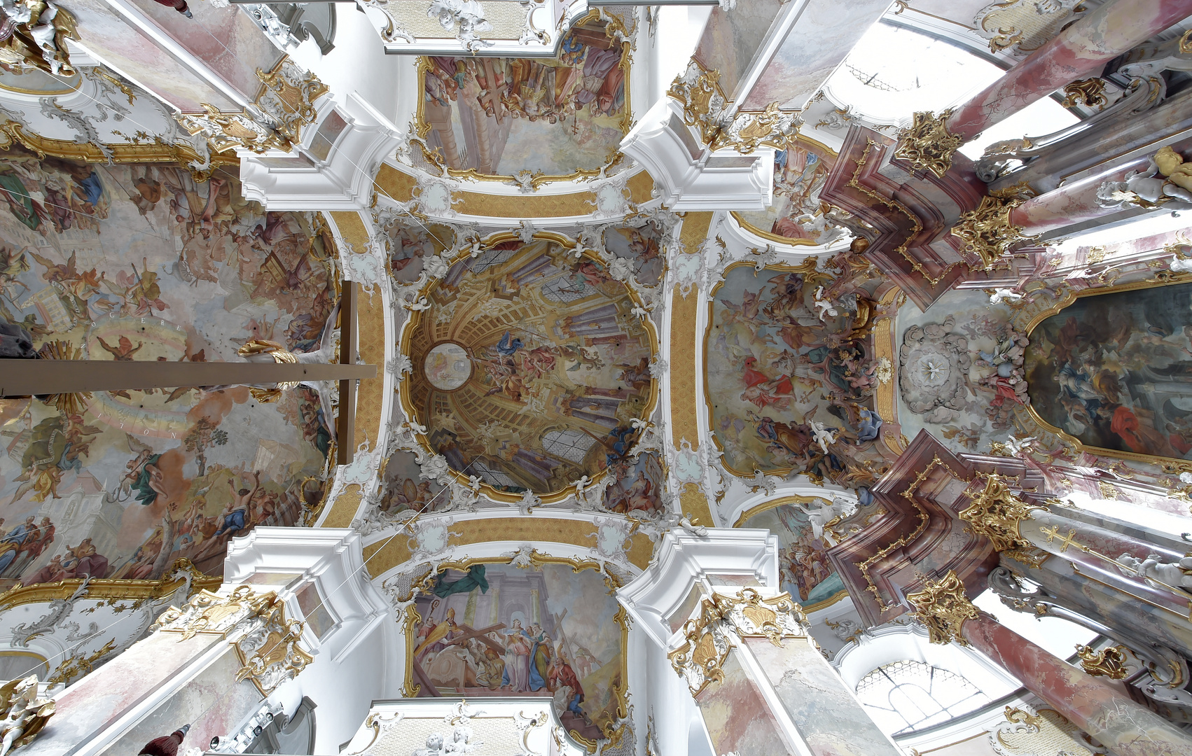 Wallfahrtskirche Maria Steinbach Blick vom Chor nach Oben