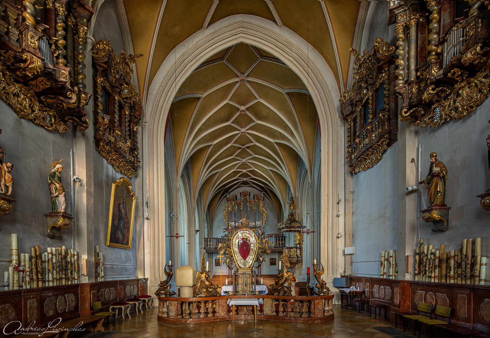  Wallfahrtskirche Mariä Himmelfahrt Bogenberg