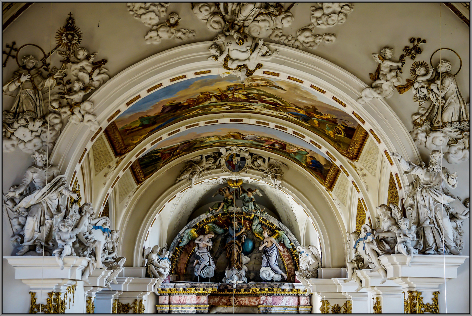 Wallfahrtskirche  St. Mariä Geburt  Schießen - Roggenburg (2)