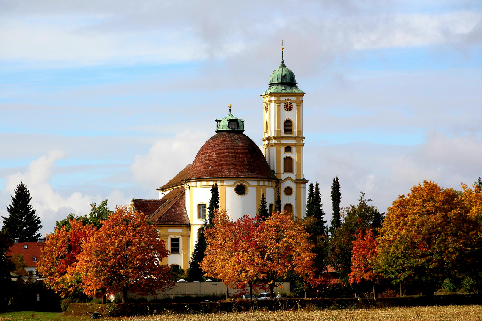 Wallfahrtskirche_Herrgottsruh_im_Herbst