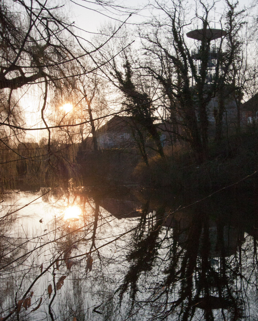 Wallgraben Bleckede in der Abenddämmerung