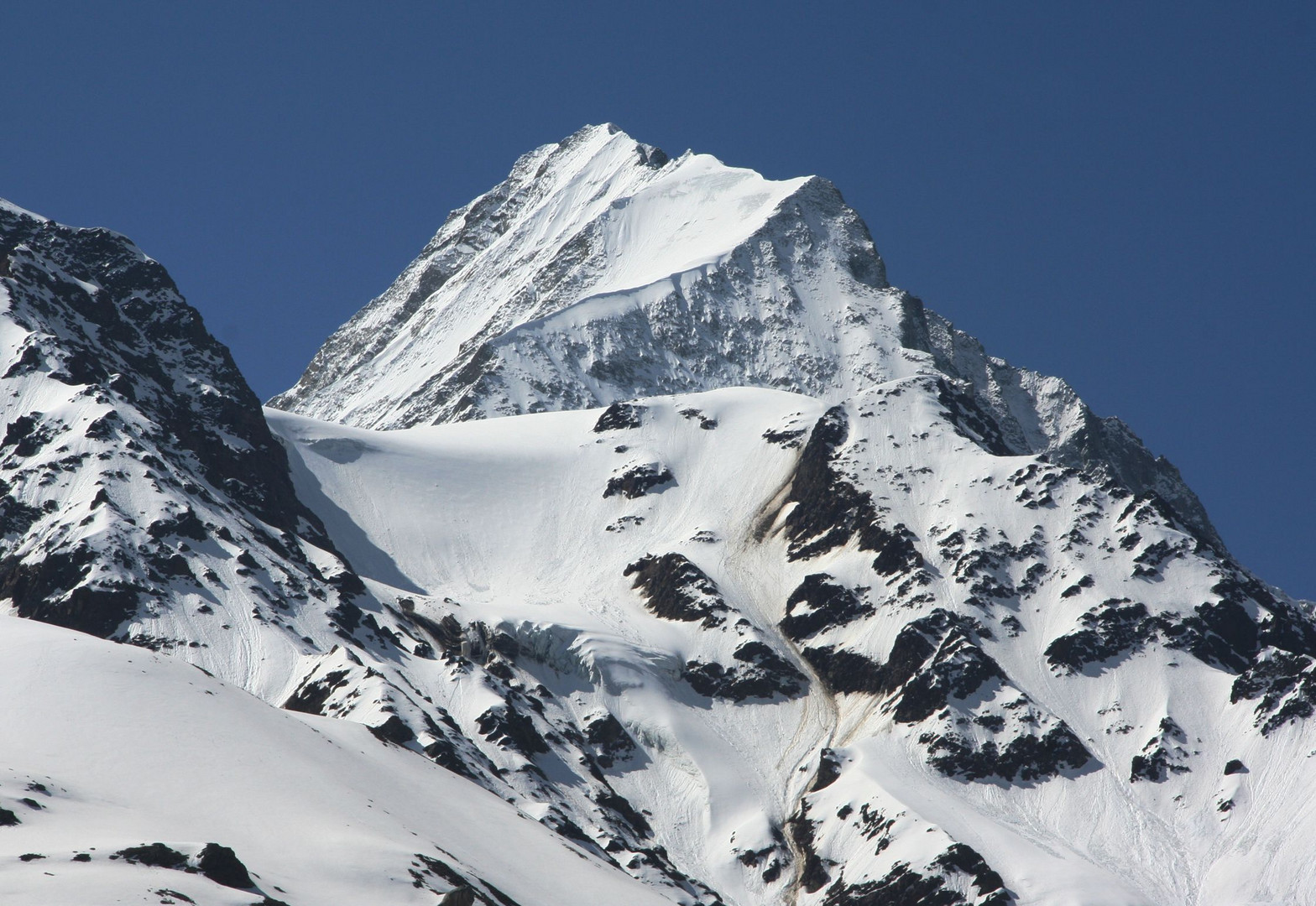 Walliser Berge im Frühling