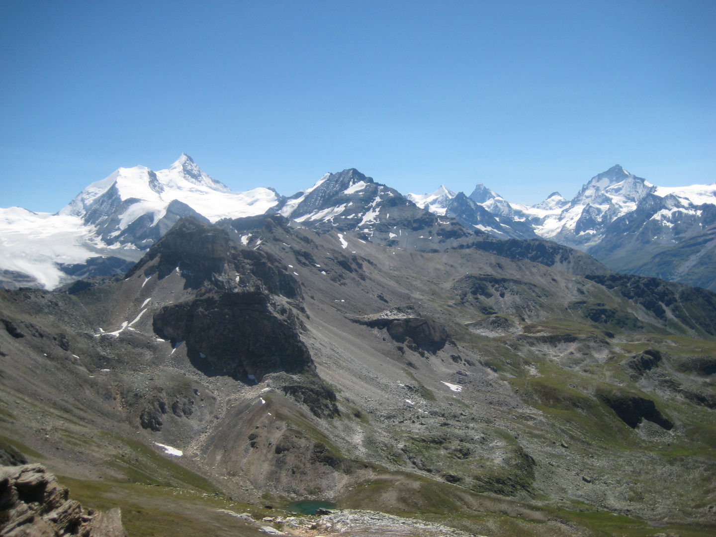 Walliser Bergwelt mit Matterhorn und Weisshorn.