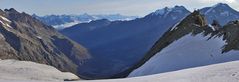 Walliser Tiefblick und Berner Wetblick zugleich und das vom 3500m hohen Mittelallalin