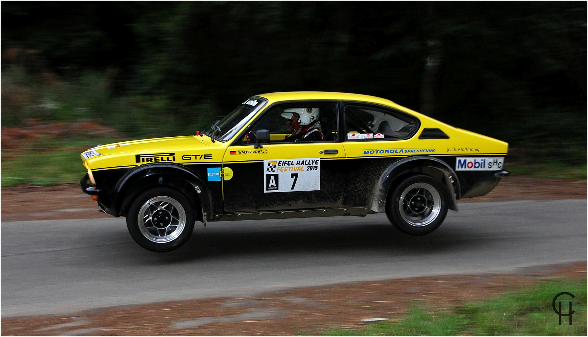 Walter Röhrl fliegt im Opel Kadett GT/E 16V durch die Eifel