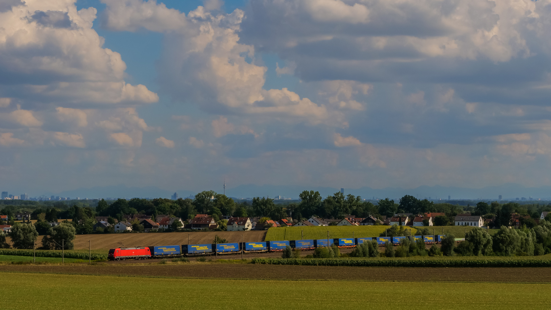 Walter unter Wolken Foto &amp; Bild | blau, wolken, landschaft Bilder auf ...