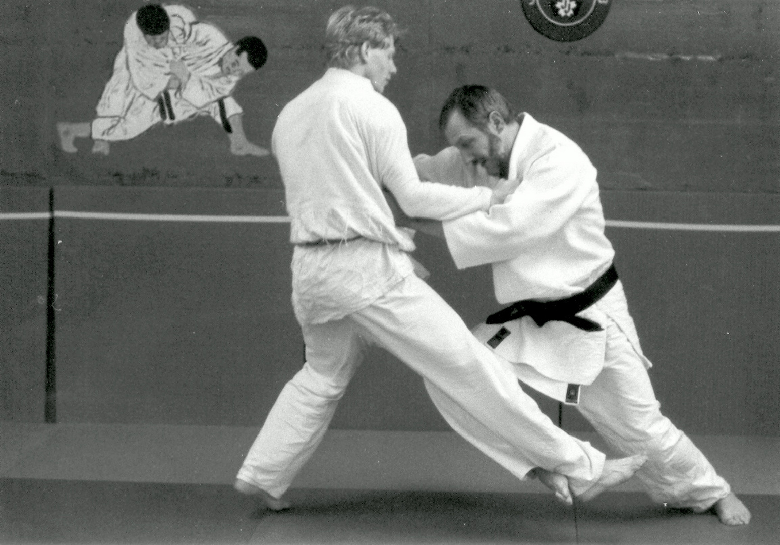 Walter wirft Norbert beim Training mit Ko-Uchi-Gari (Kleine Innensichel) (2)