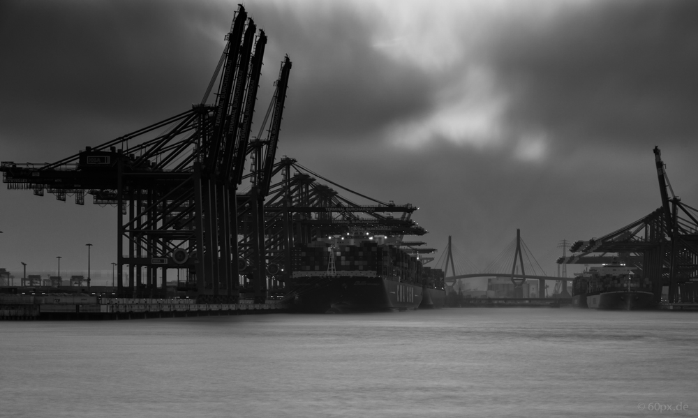 Waltershofer Hafen II b/w