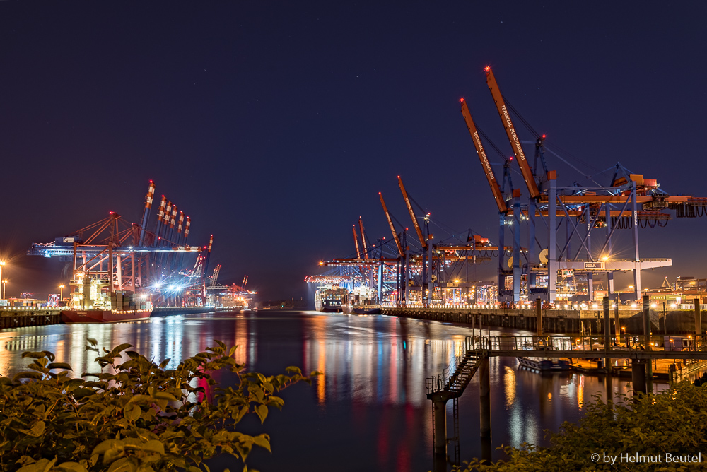 Waltershoferhafen @ night