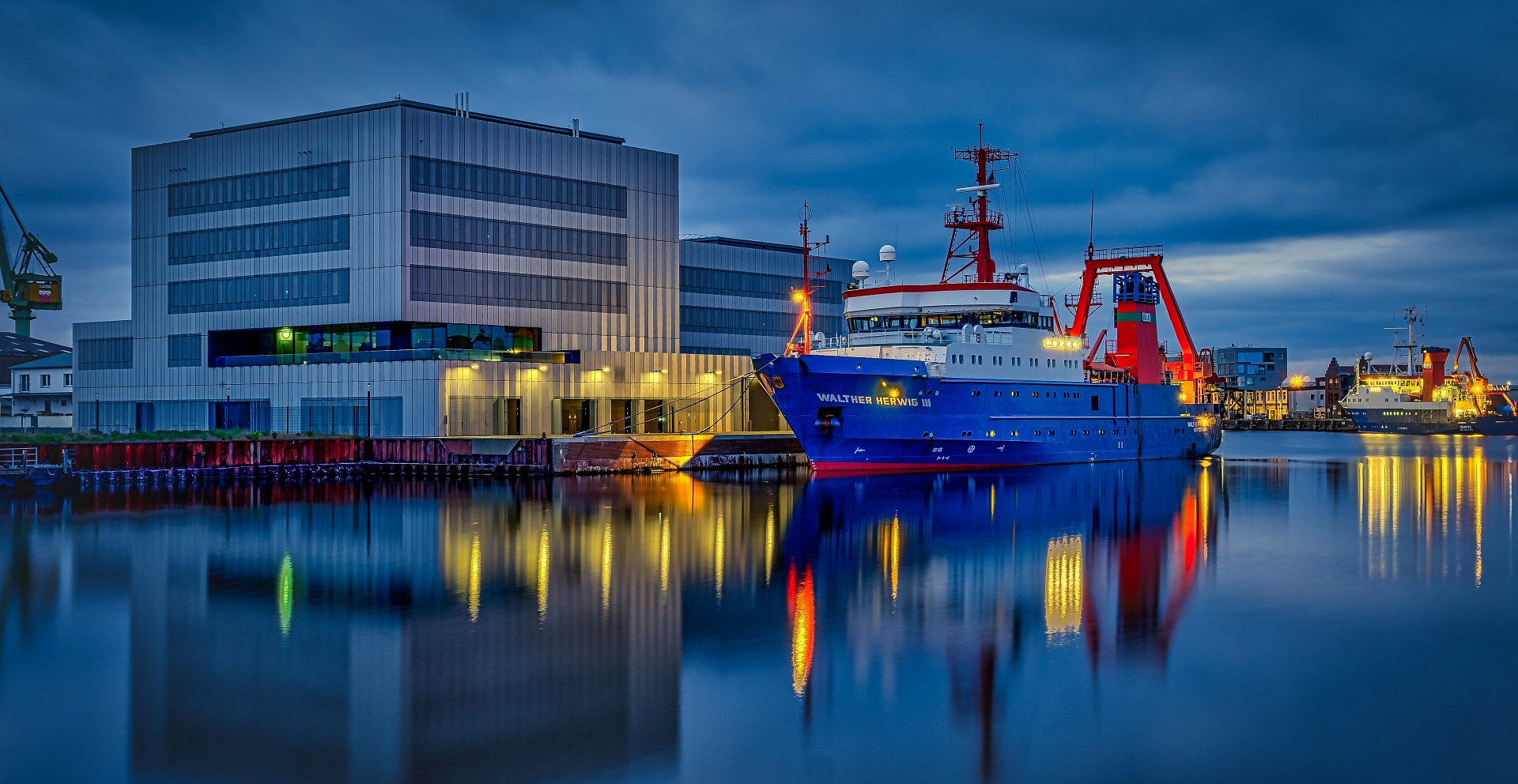 Walther Herwig II im F-hafen