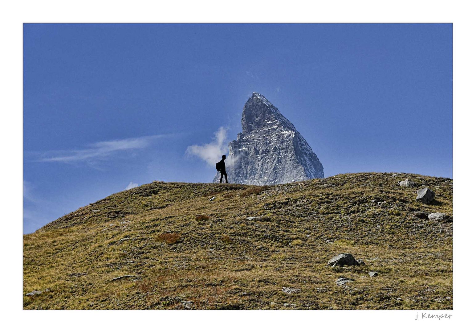 - Wanderer vor dem Matterhorn -