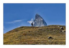 - Wanderer vor dem Matterhorn -