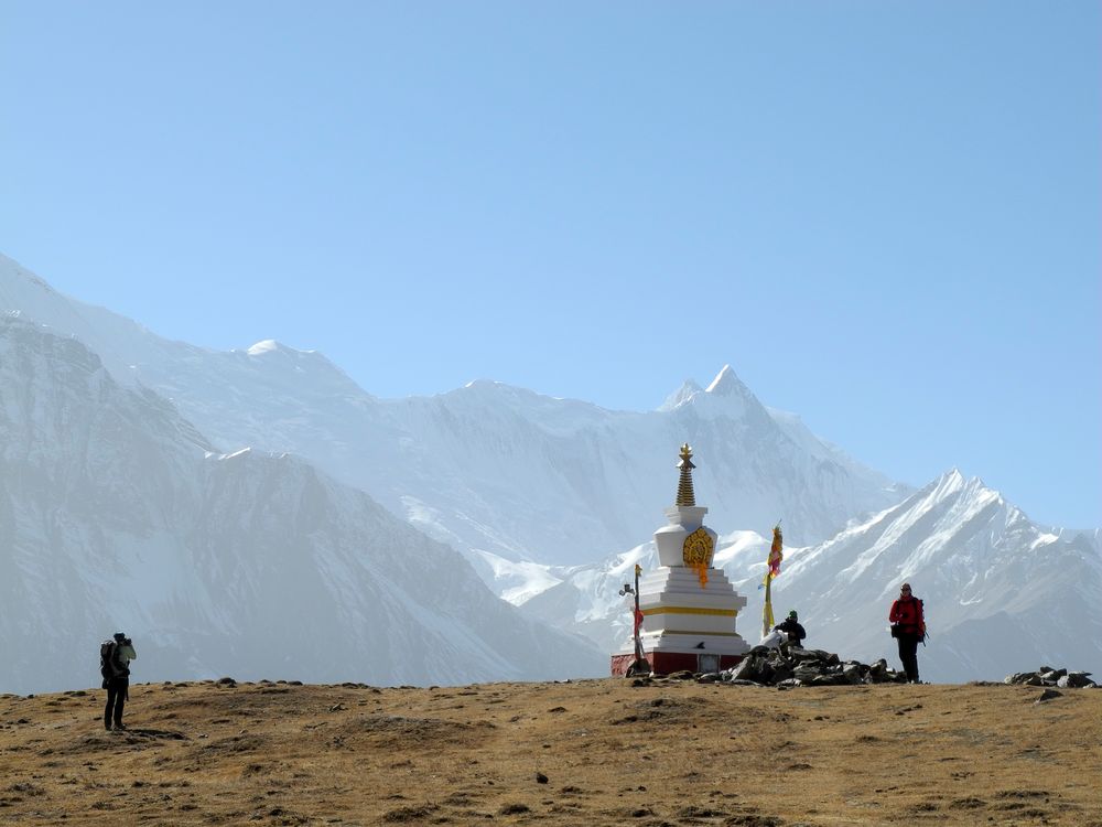 Wanderer vor der Annapurna Range