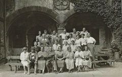 Wandergruppe am Heidelberger Schloss