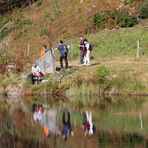 Wandergruppe am Nonnenmattweiher ...