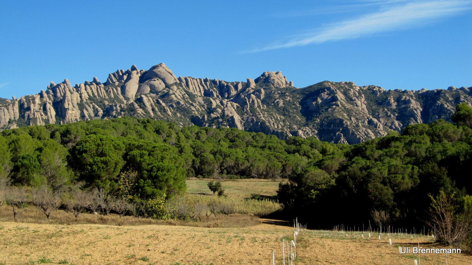 Wandern am Fuss des Montserrat-Gebirges